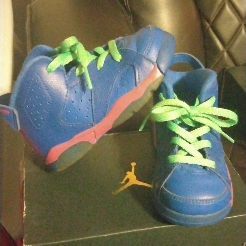 Jordan Retro infant girl sz 7c shoes
